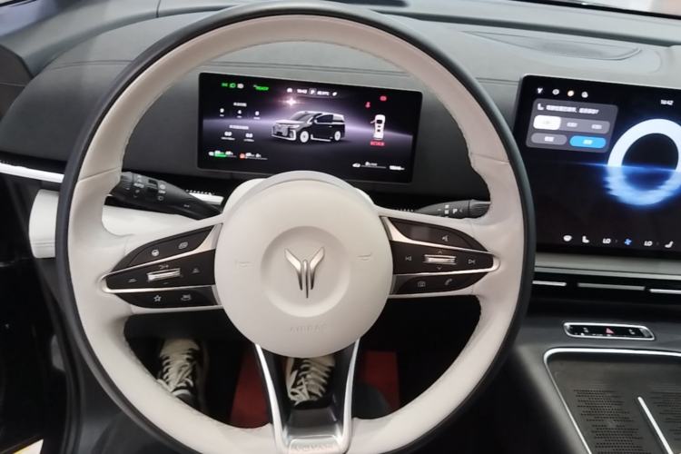 Used VOYAH Dream 2025 PHEV Four-Wheel Drive Prestige Qiankun Edition Steering Wheel