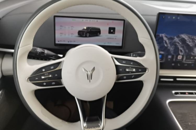 Used VOYAH Dream 2025 PHEV Four-Wheel Drive Prestige Qiankun Edition Steering Wheel