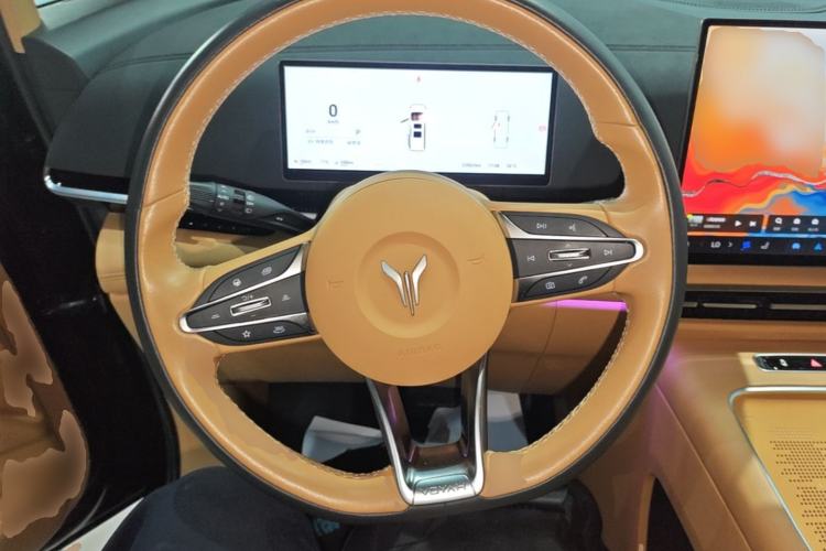 Used VOYAH Dream 2025 PHEV Four-Wheel Drive Prestige Kunpeng Edition Steering Wheel