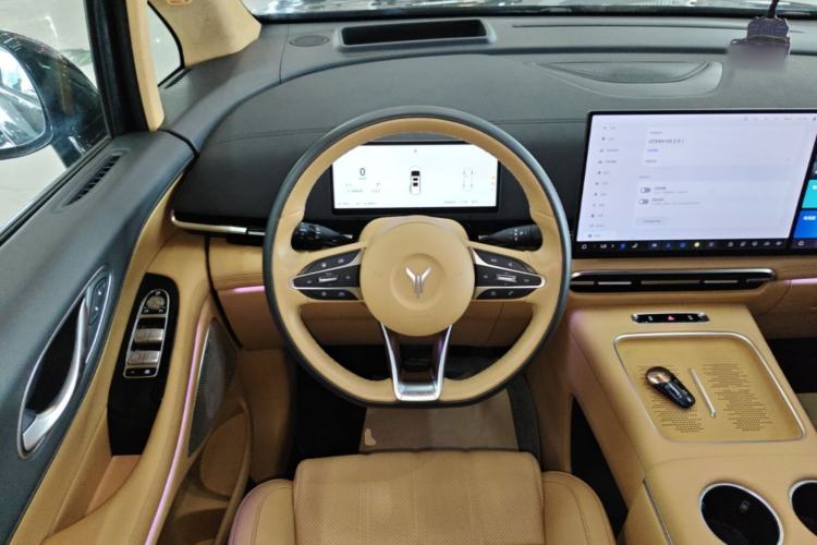 Used VOYAH Dream 2025 PHEV Four-Wheel-Drive Flagship Kunpeng Edition Steering Wheel