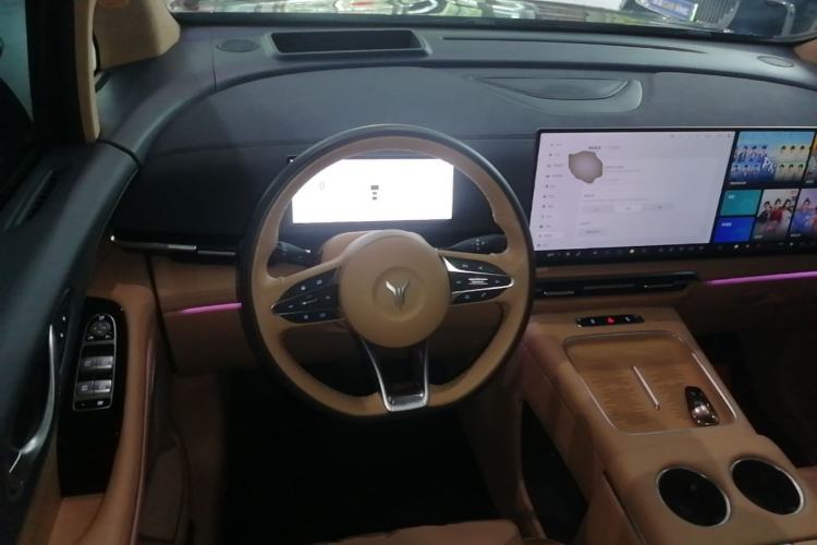 Used VOYAH Dream 2025 PHEV Four-Wheel-Drive Flagship Kunpeng Edition Steering Wheel