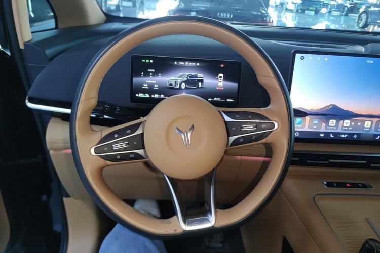 Used VOYAH Dream 2025 PHEV Four-Wheel Drive Prestige Qiankun Edition Steering Wheel