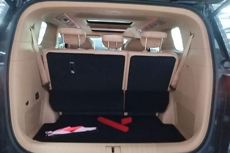 Used VOYAH Dream 2025 PHEV Four-Wheel-Drive Flagship Kunpeng Edition Trunk