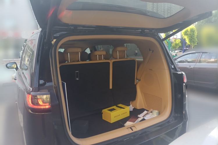 Used VOYAH Dream 2025 PHEV Four-Wheel Drive Excellence Kunpeng Edition Trunk