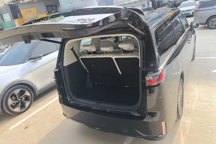 Used VOYAH Dream 2025 PHEV Four-Wheel Drive Prestige Kunpeng Edition Trunk