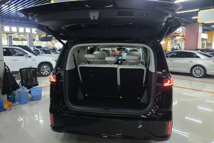 Used VOYAH Dream 2025 PHEV Four-Wheel-Drive Flagship Version – Qiankun Edition Trunk