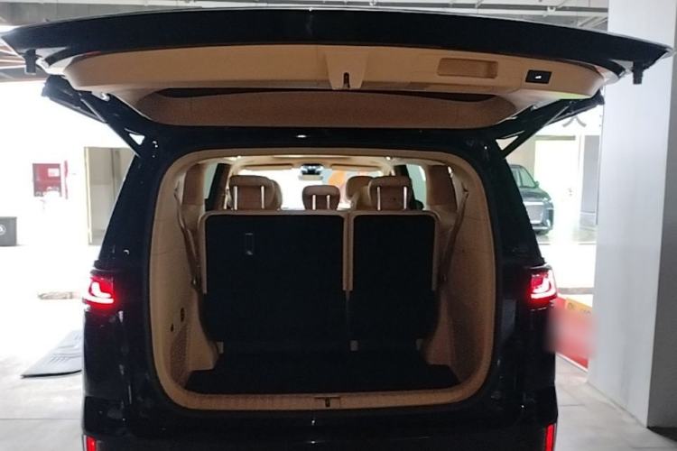 Used VOYAH Dream 2025 PHEV Four-Wheel-Drive Flagship Kunpeng Edition Trunk