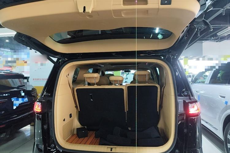 Used VOYAH Dream 2025 PHEV Four-Wheel Drive Prestige Kunpeng Edition Trunk