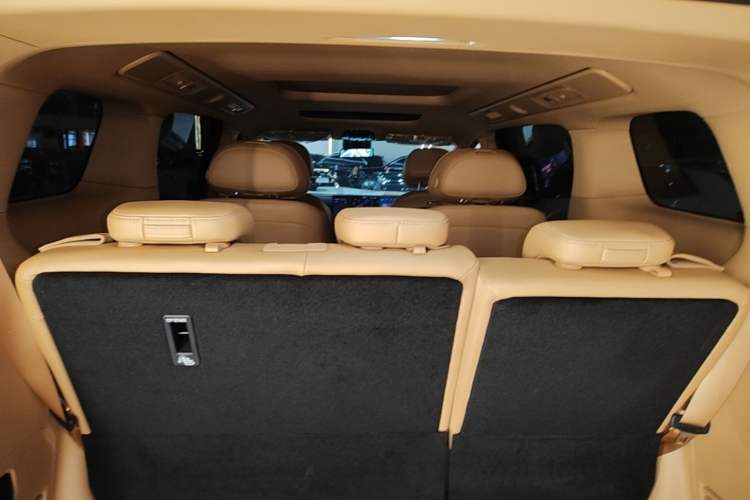 Used VOYAH Dream 2025 PHEV Four-Wheel Drive Excellence Kunpeng Edition Trunk