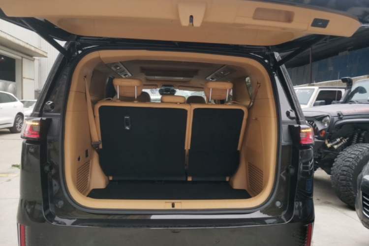 Used VOYAH Dream 2025 PHEV Four-Wheel Drive Prestige Qiankun Edition Trunk