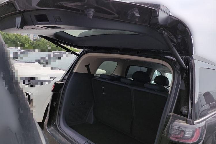 Used VOYAH Dream 2025 PHEV Four-Wheel-Drive Flagship Version – Qiankun Edition Trunk