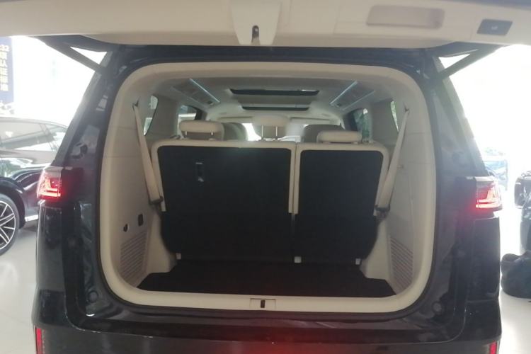 Used VOYAH Dream 2025 PHEV Four-Wheel-Drive Flagship Kunpeng Edition Trunk