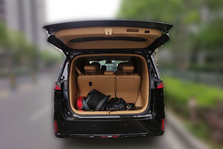 Used VOYAH Dream 2025 PHEV Four-Wheel Drive Excellence Qiankun Edition Trunk