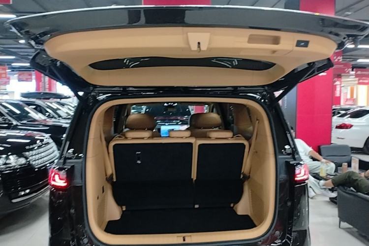 Used VOYAH Dream 2025 PHEV Four-Wheel-Drive Flagship Kunpeng Edition Trunk