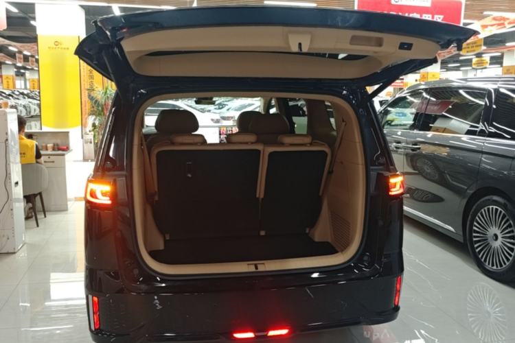 Used VOYAH Dream 2025 PHEV Four-Wheel-Drive Flagship Kunpeng Edition Trunk