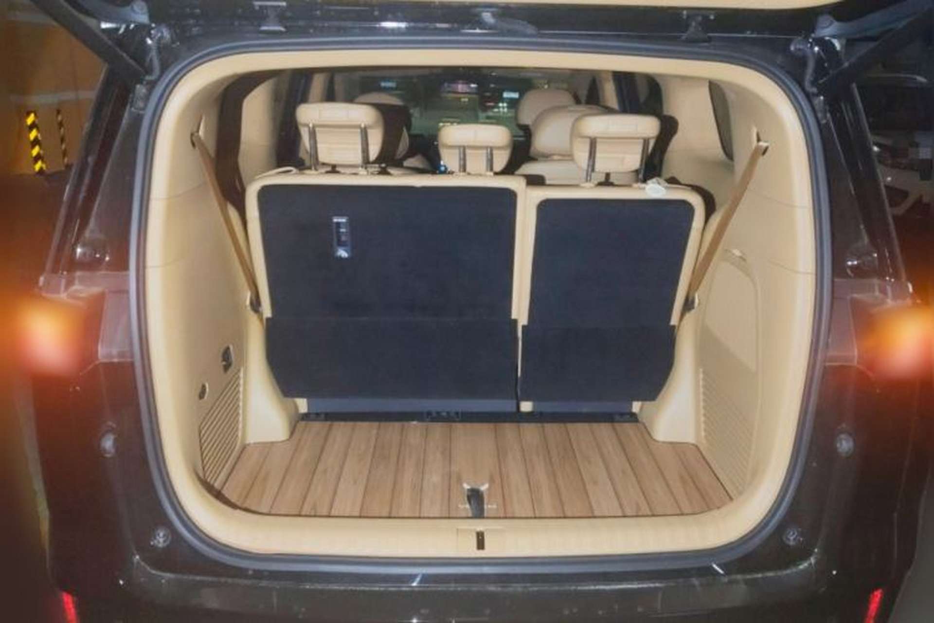Used VOYAH Dream 2025 PHEV Four-Wheel-Drive Flagship Version – Qiankun Edition Trunk
