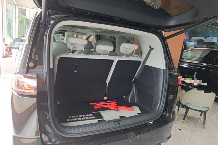 Used VOYAH Dream 2025 EV Four-Wheel-Drive Flagship Qiankun Version Trunk