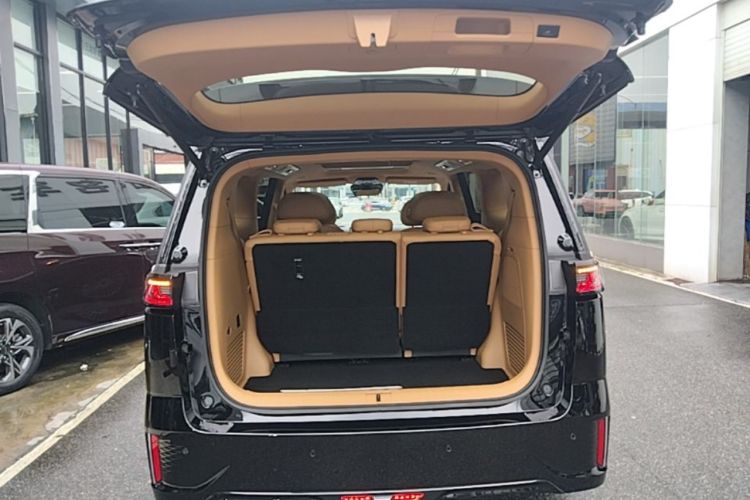 Used VOYAH Dream 2025 PHEV Four-Wheel Drive Prestige Qiankun Edition Trunk