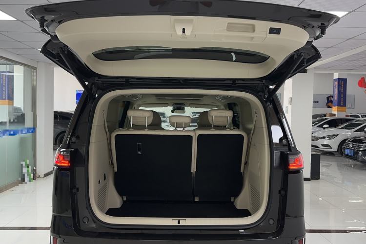 Used VOYAH Dream 2025 PHEV Four-Wheel Drive Prestige Kunpeng Edition Trunk