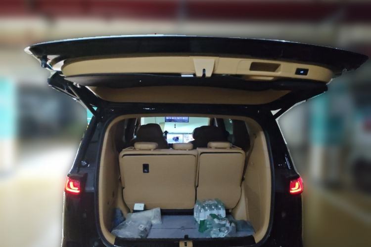 Used VOYAH Dream 2025 PHEV Four-Wheel Drive Prestige Kunpeng Edition Trunk