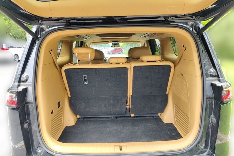 Used VOYAH Dream 2025 PHEV Four-Wheel-Drive Flagship Kunpeng Edition Trunk