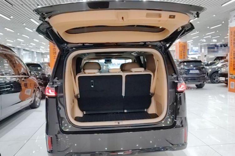 Used VOYAH Dream 2025 PHEV Four-Wheel-Drive Flagship Kunpeng Edition Trunk