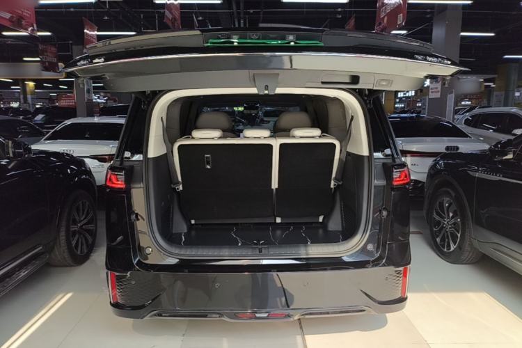 Used VOYAH Dream 2025 PHEV Four-Wheel Drive Prestige Kunpeng Edition Trunk
