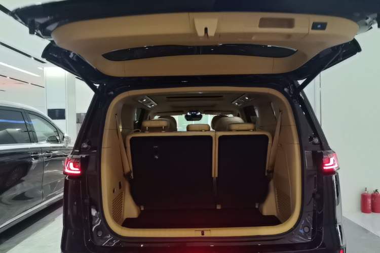 Used VOYAH Dream 2025 PHEV Four-Wheel Drive Excellence Qiankun Edition Trunk