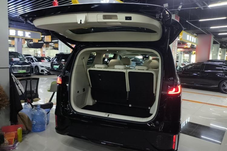 Used VOYAH Dream 2025 PHEV Four-Wheel-Drive Flagship Kunpeng Edition Trunk