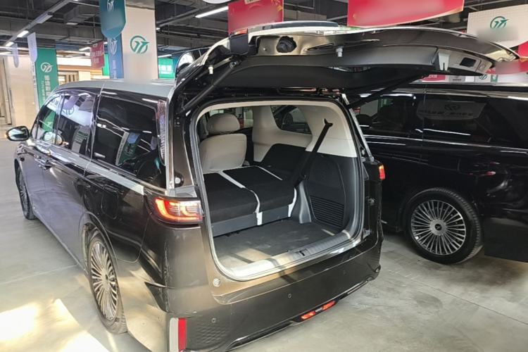 Used VOYAH Dream 2025 PHEV Four-Wheel-Drive Flagship Version – Qiankun Edition Trunk