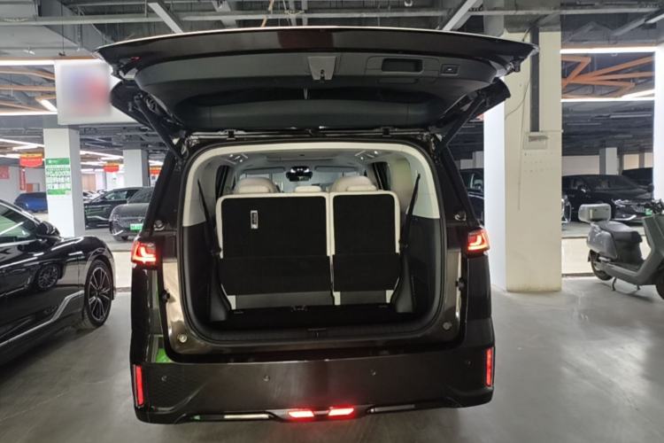 Used VOYAH Dream 2025 EV Four-Wheel-Drive Flagship Qiankun Version Trunk