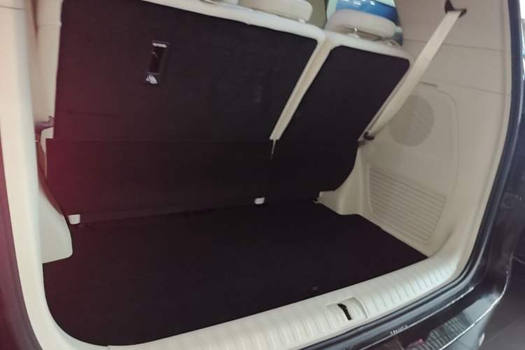 Used VOYAH Dream 2025 PHEV Four-Wheel Drive Prestige Kunpeng Edition Trunk
