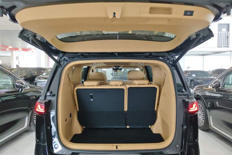 Used VOYAH Dream 2025 PHEV Four-Wheel Drive Prestige Qiankun Edition Trunk