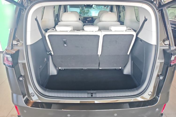 Used VOYAH Dream 2025 PHEV Four-Wheel-Drive Flagship Version – Qiankun Edition Trunk