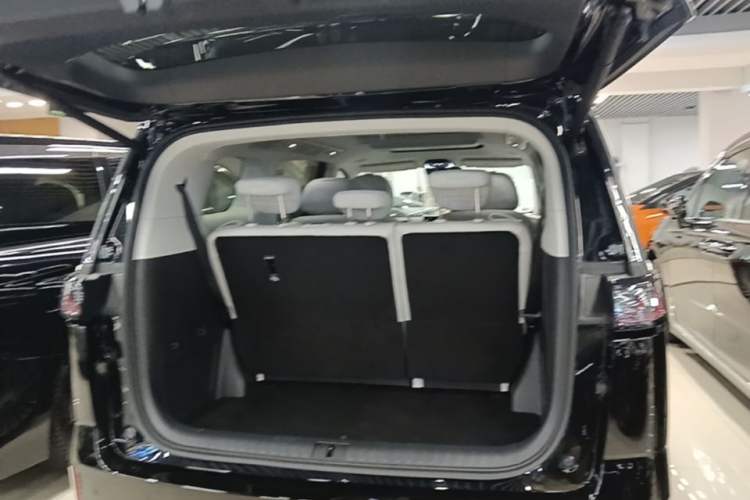 Used VOYAH Dream 2025 PHEV Four-Wheel Drive Prestige Qiankun Edition Trunk