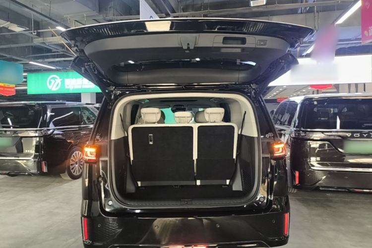 Used VOYAH Dream 2025 PHEV Four-Wheel Drive Excellence Qiankun Edition Trunk
