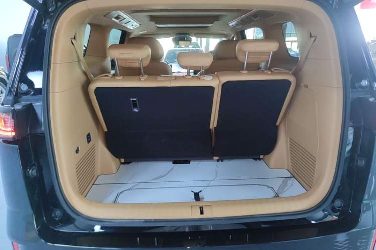 Used VOYAH Dream 2025 PHEV Four-Wheel Drive Prestige Qiankun Edition Trunk