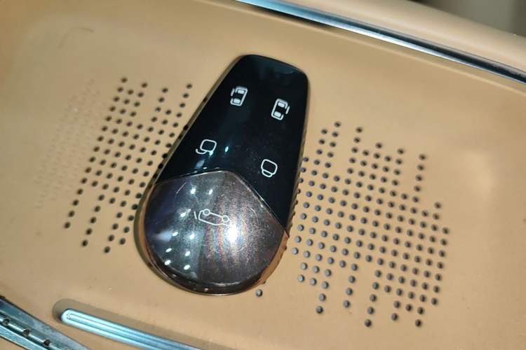 Used VOYAH Dream 2025 PHEV Four-Wheel-Drive Flagship Kunpeng Edition Vehicle Key