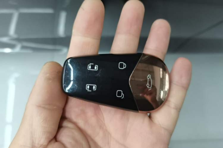 Used VOYAH Dream 2025 PHEV Four-Wheel-Drive Flagship Kunpeng Edition Vehicle Key