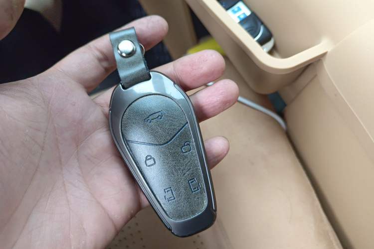 Used VOYAH Dream 2025 PHEV Four-Wheel Drive Prestige Kunpeng Edition Vehicle Key