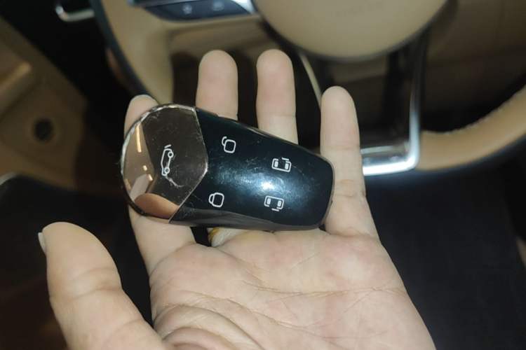Used VOYAH Dream 2025 PHEV Four-Wheel Drive Prestige Kunpeng Edition Vehicle Key