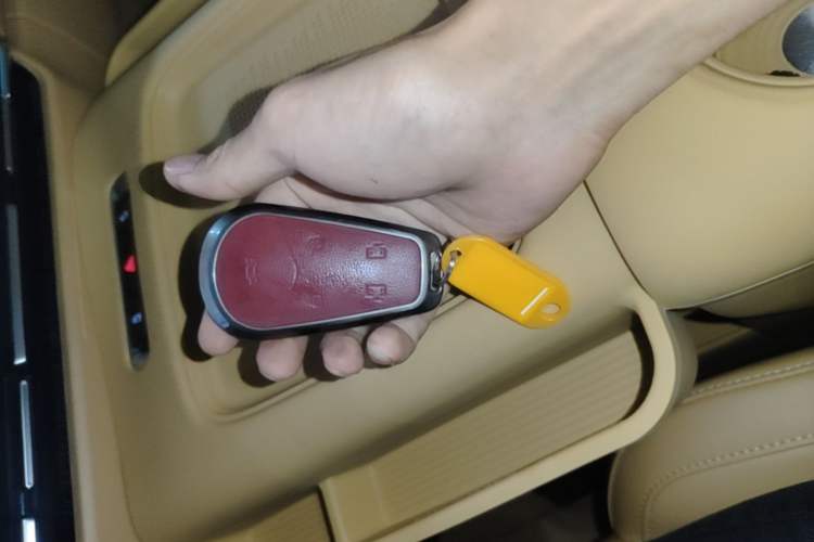 Used VOYAH Dream 2025 PHEV Four-Wheel-Drive Flagship Version – Qiankun Edition Vehicle Key