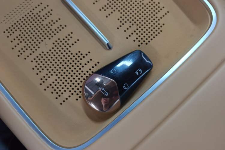 Used VOYAH Dream 2025 PHEV Four-Wheel-Drive Flagship Kunpeng Edition Vehicle Key