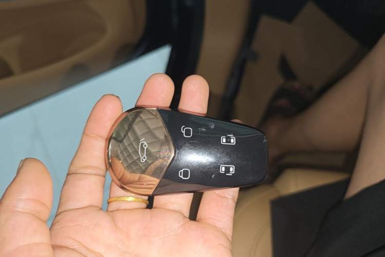 Used VOYAH Dream 2025 PHEV Four-Wheel Drive Prestige Qiankun Edition Vehicle Key