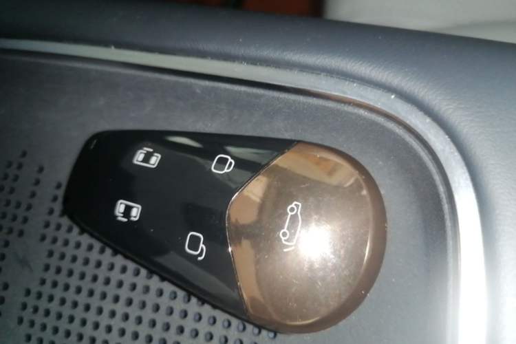 Used VOYAH Dream 2025 PHEV Four-Wheel Drive Prestige Qiankun Edition Vehicle Key
