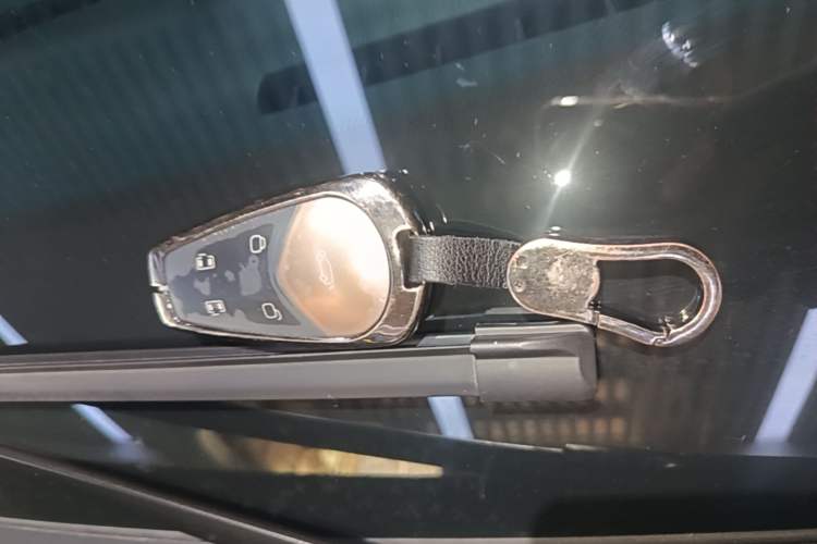 Used VOYAH Dream 2025 PHEV Four-Wheel Drive Prestige Kunpeng Edition Vehicle Key