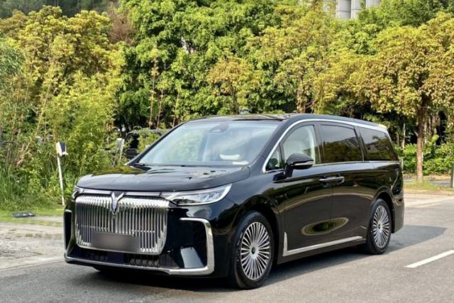 Used VOYAH Dream 2025 PHEV Four-Wheel Drive Prestige Kunpeng Edition