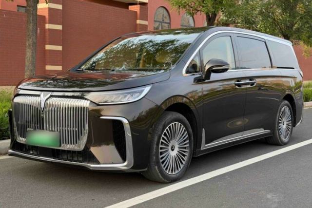 Używany VOYAH Dream 2025 PHEV Four-Wheel-Drive Flagship Kunpeng Edition