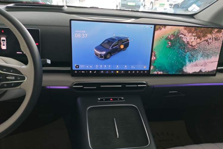 Used VOYAH Dream 2025 PHEV Four-Wheel-Drive Flagship Kunpeng Edition Audio And AC Panel
