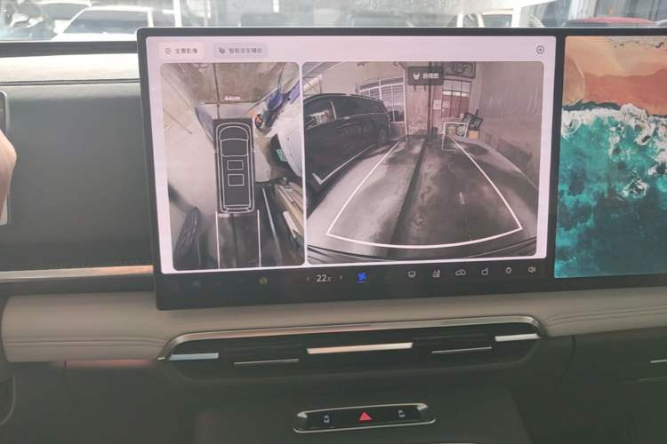 Used VOYAH Dream 2025 PHEV Four-Wheel-Drive Flagship Kunpeng Edition Audio And AC Panel